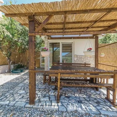 Quiet Cozy With Pool * Kastel Sucurac